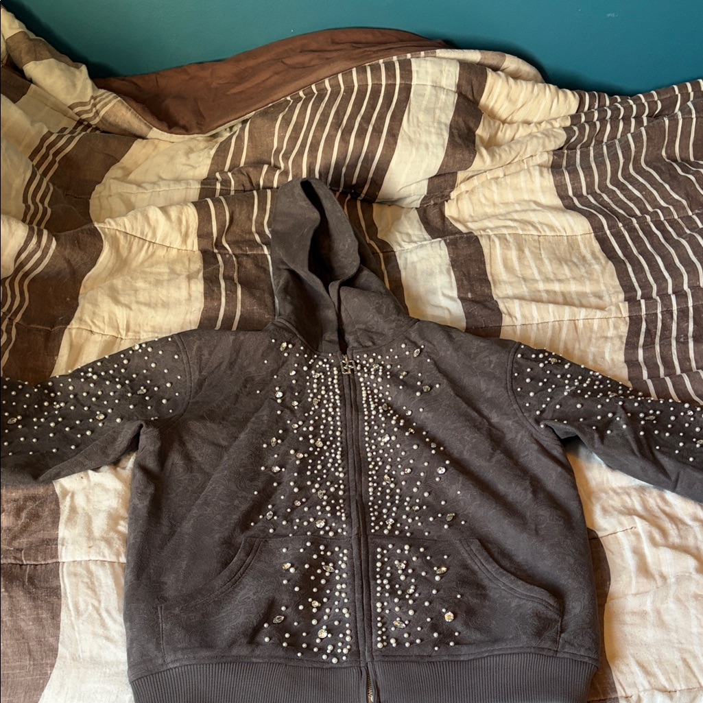 Men's Black Zip-Up Sweater With Pearl Detailing